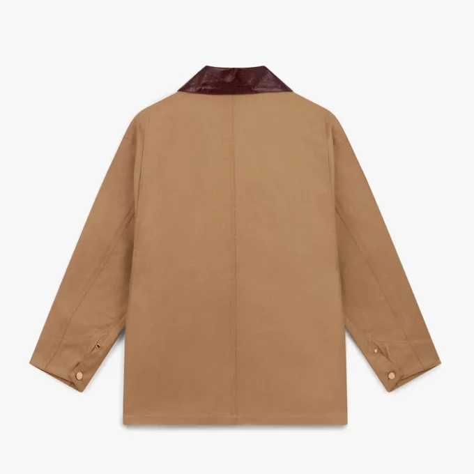 Beigefarbene Arbeitsjacke