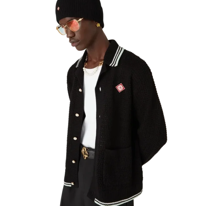 Besticktes Langarmhemd aus Baumwollhäkelstoff Besticktes Langarmhemd aus Baumwollhäkelstoff