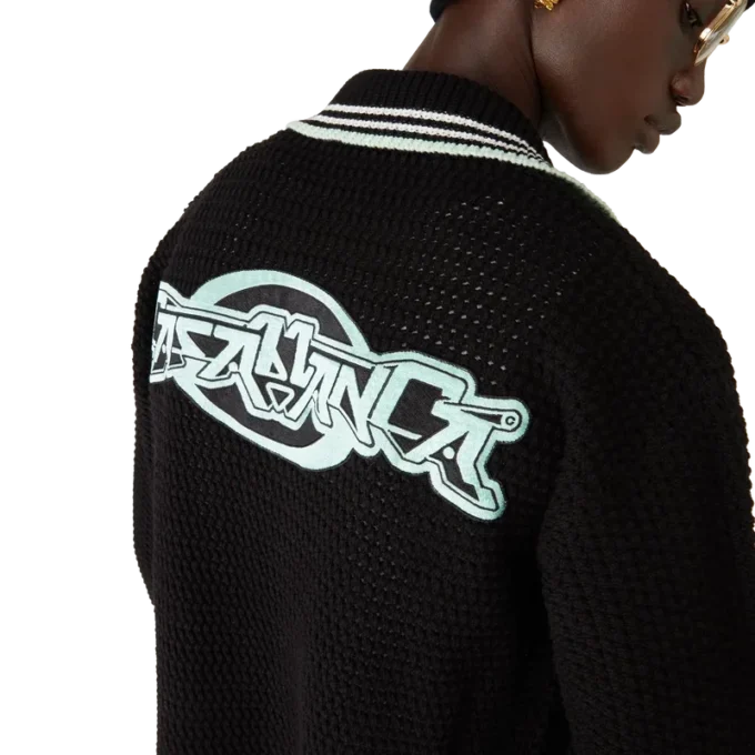 Besticktes Langarmhemd aus Baumwollhäkelstoff Besticktes Langarmhemd aus Baumwollhäkelstoff