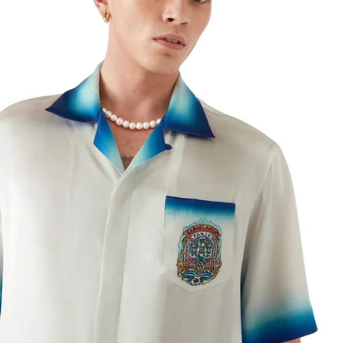 Casa Way Skate Shorts-Hemd mit Kurzarm und Seiden-Finish Casa Way Skate Shorts-Hemd mit Kurzarm und Seiden-Finish