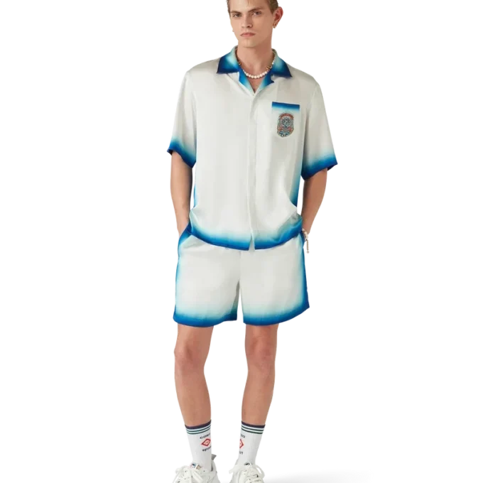 Casa Way Skate Shorts-Hemd mit Kurzarm und Seiden-Finish Casa Way Skate Shorts-Hemd mit Kurzarm und Seiden-Finish