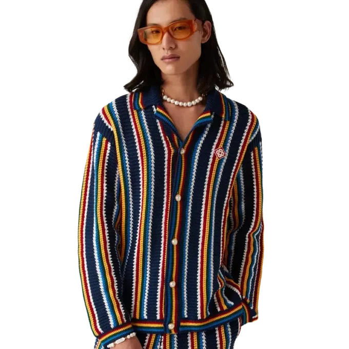 Gehäkeltes Streifenhemd