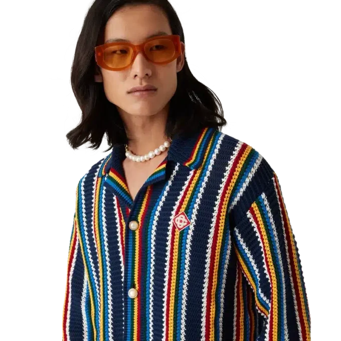 Gehäkeltes Streifenhemd