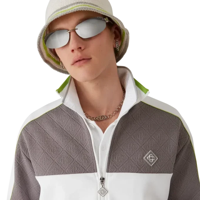 Gestreifte Häkelmütze