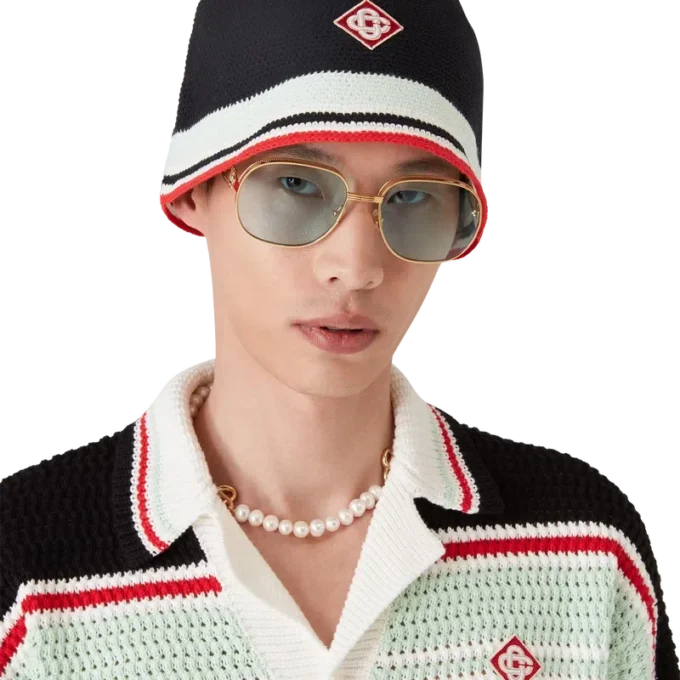 Gestreifte Häkelmütze