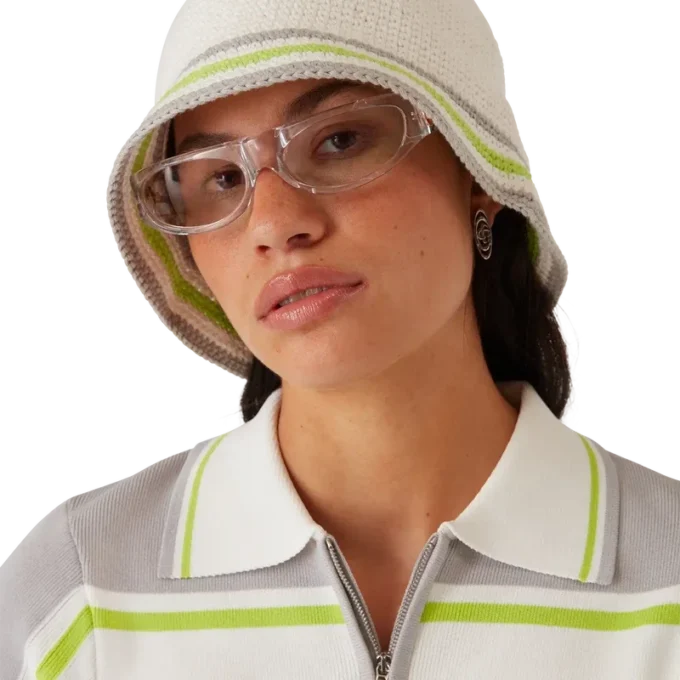 Gestreifte Häkelmütze