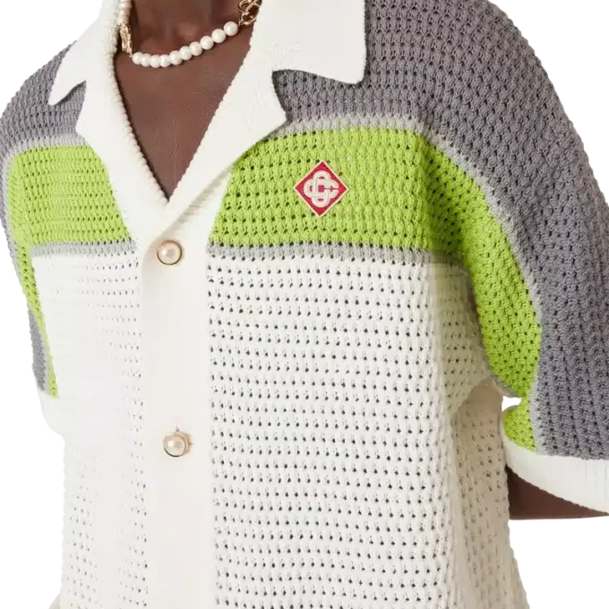 Gestreiftes Häkelhemd