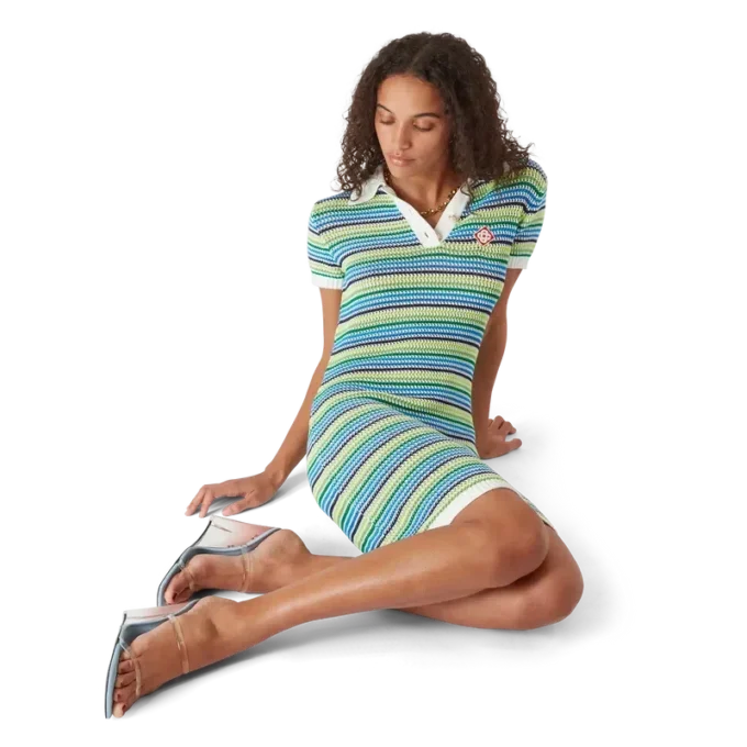 Gestreiftes Midi-Kleid mit kurzen Ärmeln Gestreiftes Midi-Kleid mit kurzen Ärmeln