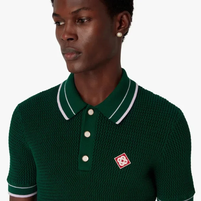 Grünes, gehäkeltes Kurzarm-Poloshirt