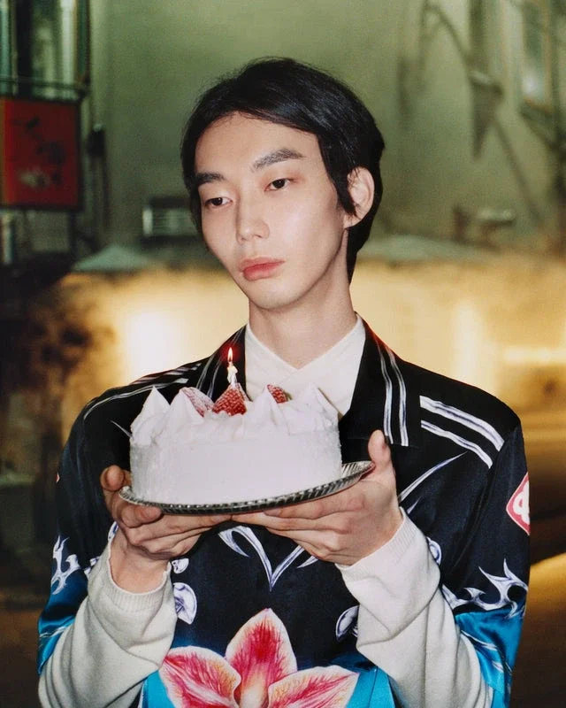 Blades Kurzarmhemd aus Seidensatin Blades Kurzarmhemd aus Seidensatin