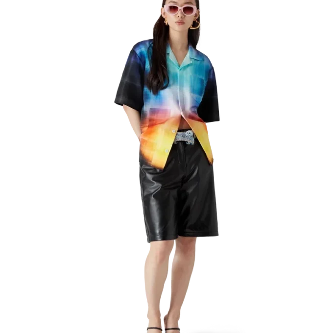 Kurzarmhemd aus Viskosemischung mit Farbverlauf