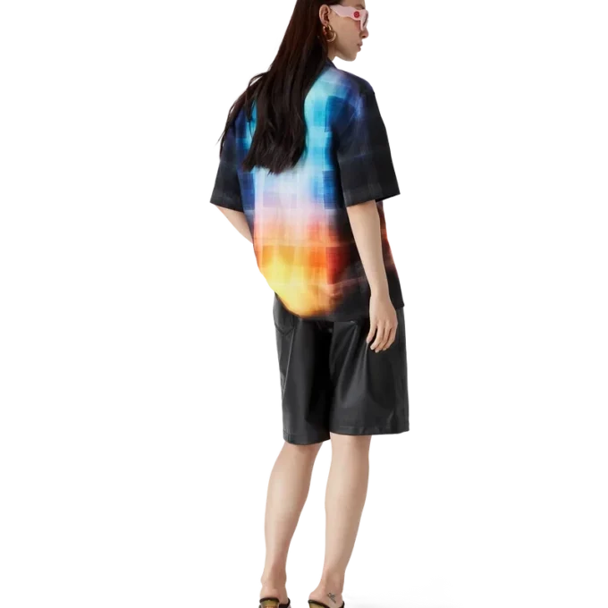 Kurzarmhemd aus Viskosemischung mit Farbverlauf