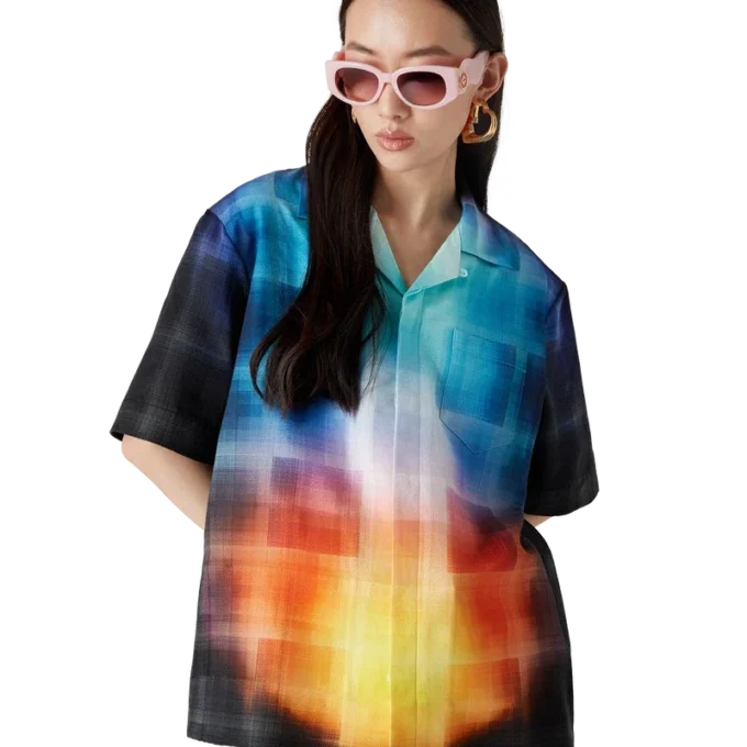 Kurzarmhemd aus Viskosemischung mit Farbverlauf