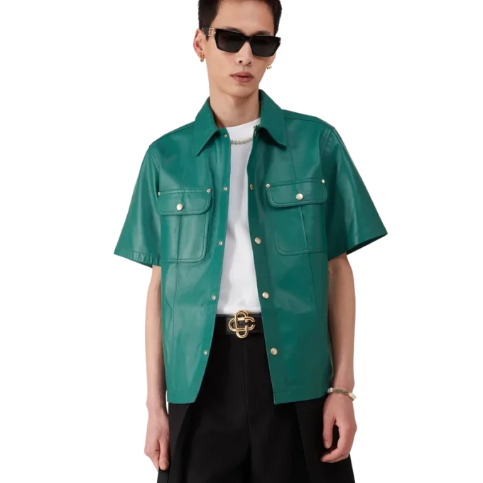 Kurzärmeliges Lederhemd mit Shorts Kurzärmeliges Lederhemd mit Shorts