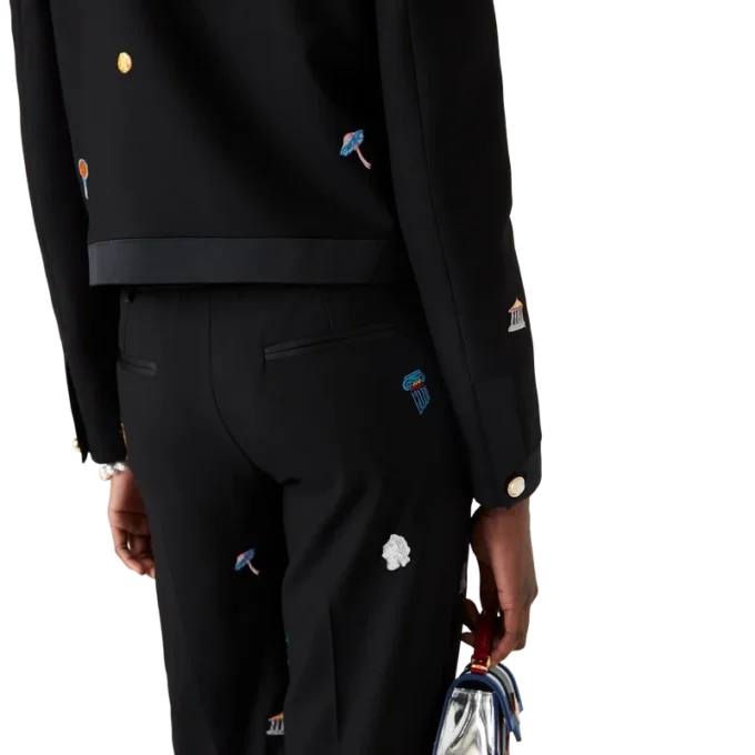 Maßgeschneiderte Wollhose mit gesticktem Motiv