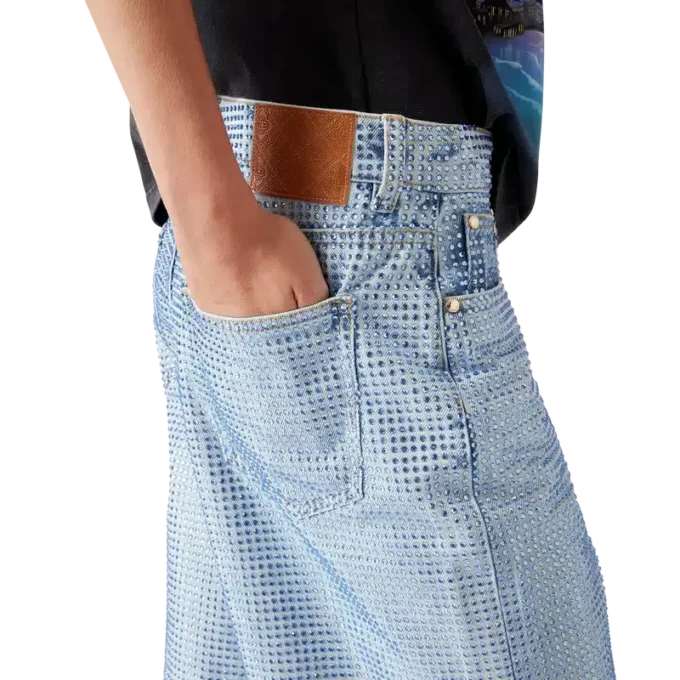 Mit Kristallen verzierte Jeans-Shorts