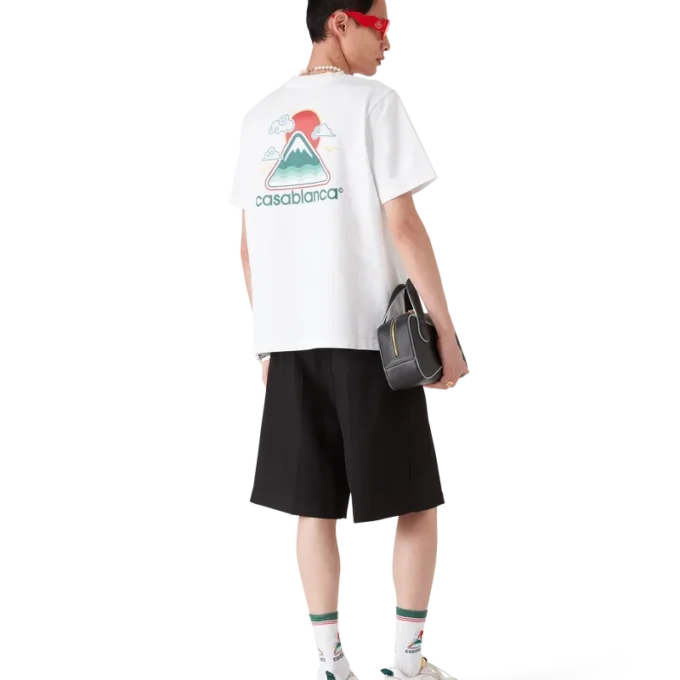 Montagne Ondulee Kurzarm-T-Shirt mit Shorts