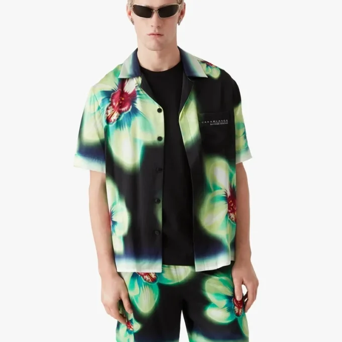 Orchid Glitch Kurzarm-Seidenhemd aus Shorts