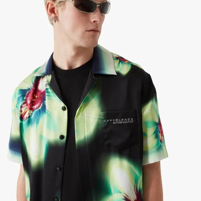 Orchid Glitch Kurzarm-Seidenhemd aus Shorts