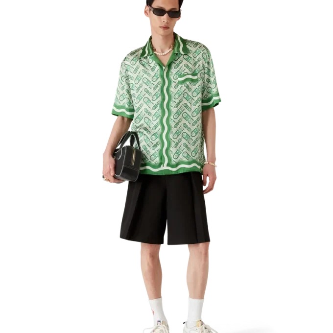 Ping-Pong-Seidenhemd mit kurzen Shorts