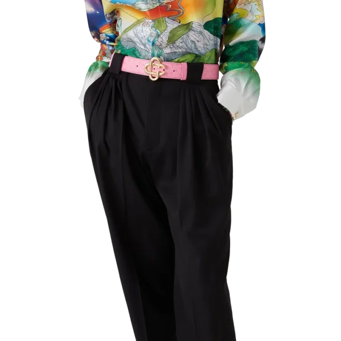 Rosa Gürtel mit geprägtem CC-Logo