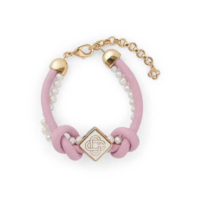 Rosa Perlenarmband mit Knoten