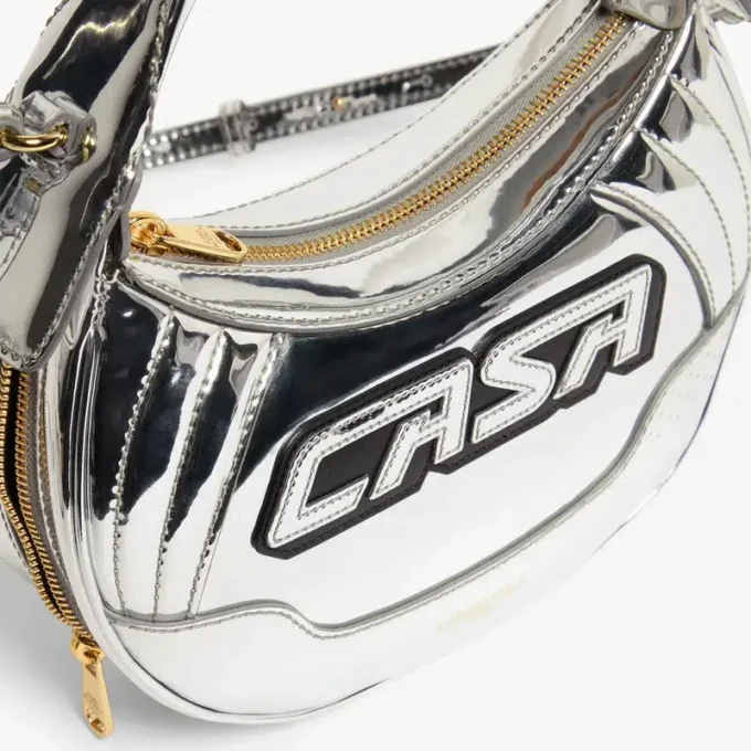 Silberne Biker-Tasche