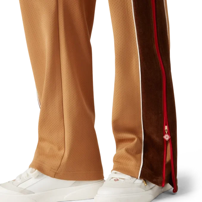 Trainingshose mit Chenille-Einsätzen