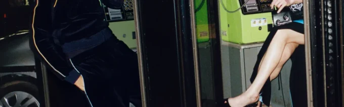 Trainingsjacke aus Velours mit Farbverlaufspaspel