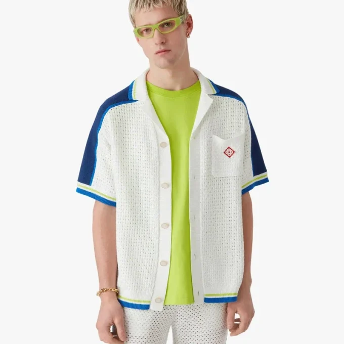 Weiß-blaues Kurzarm-Shorts-Häkelhemd