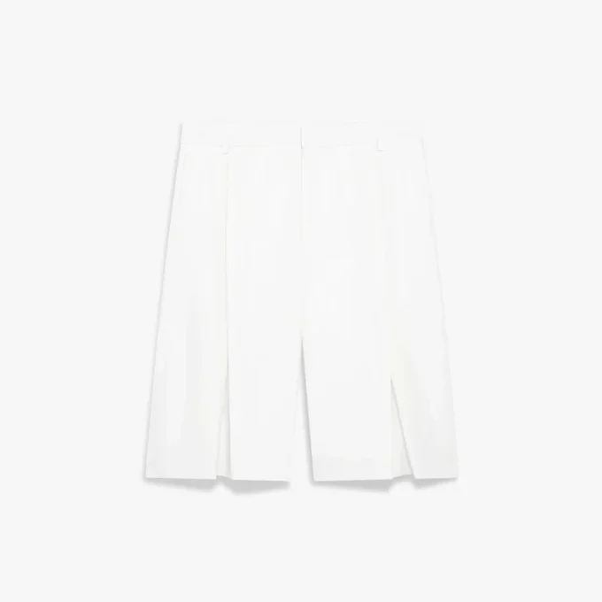 Weiße, plissierte Baggy-Shorts