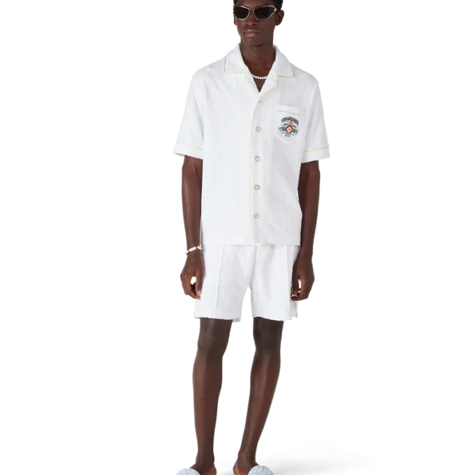 Weißes klassisches Frottee-Shirt mit kurzen Ärmeln